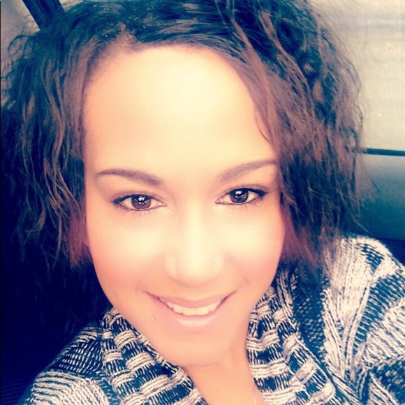 Meet your Posher, Quinn - Picture 1 of 1